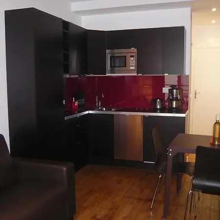 Parisian - Le Marais Studio Apartment *