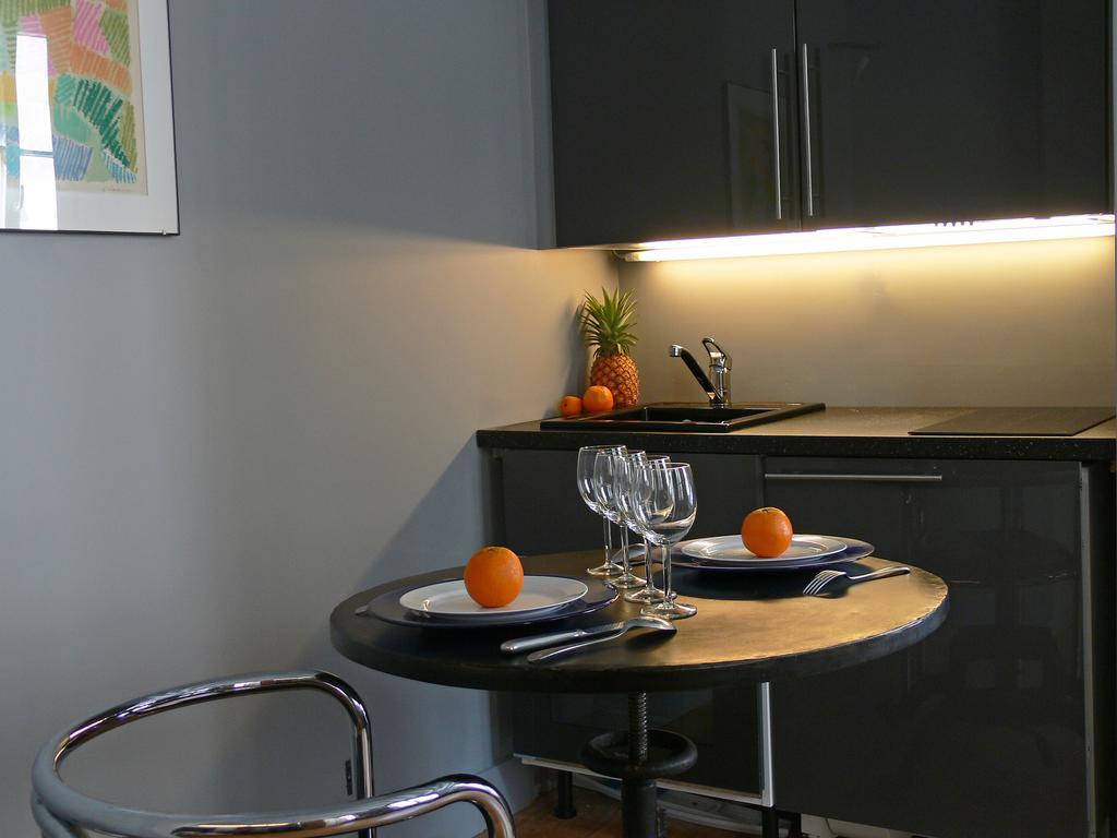 Apartment Parisian - Le Marais Studio *